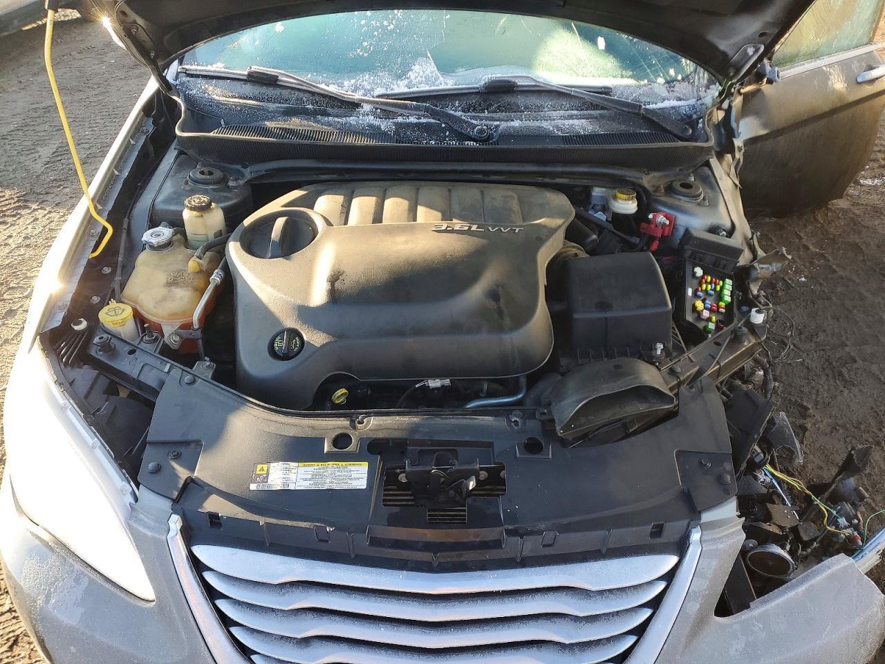 2013 Chrysler 200 Limited