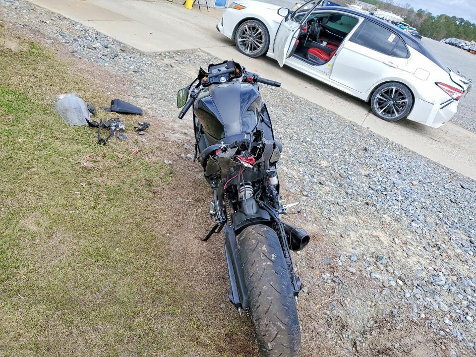 2024 Yamaha Yzfr7