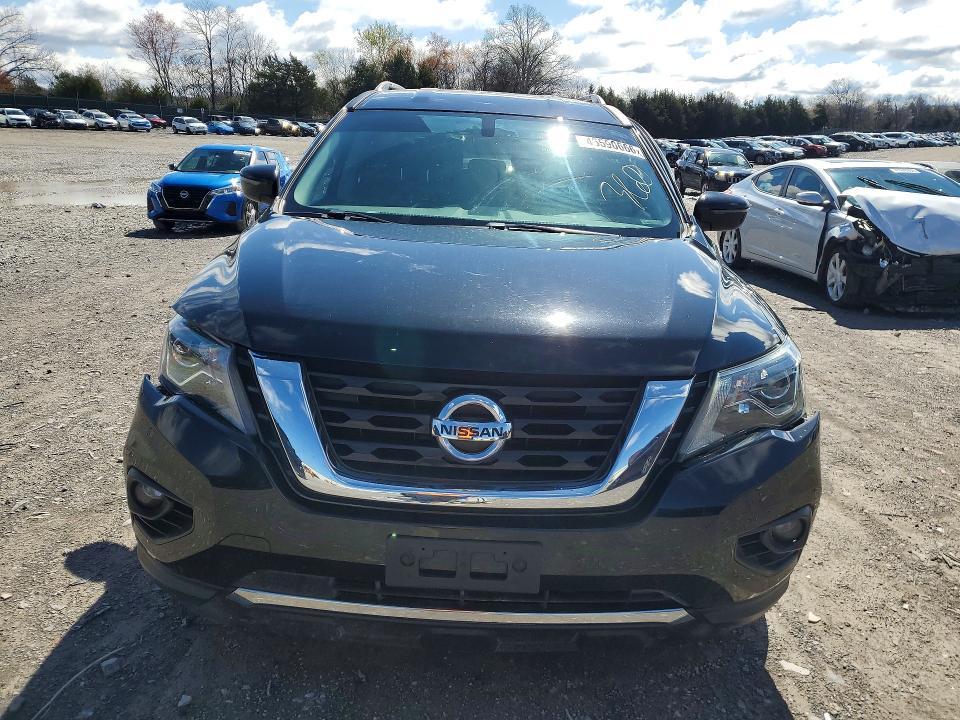 2019 Nissan Pathfinder sv
