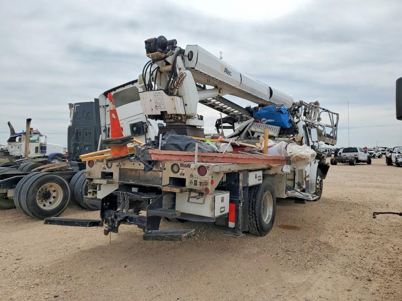 2020 Freigliner 2020 Freightliner Business Class M2 Cable Placer B