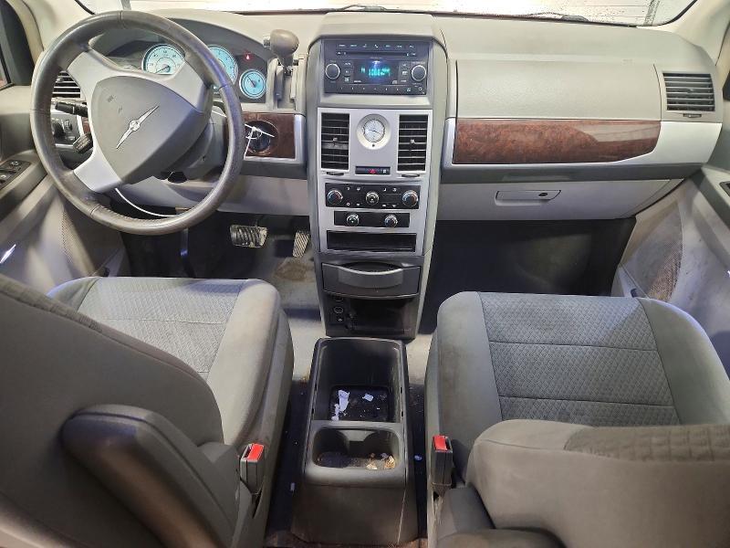 2010 Chrysler Town & Country Touring