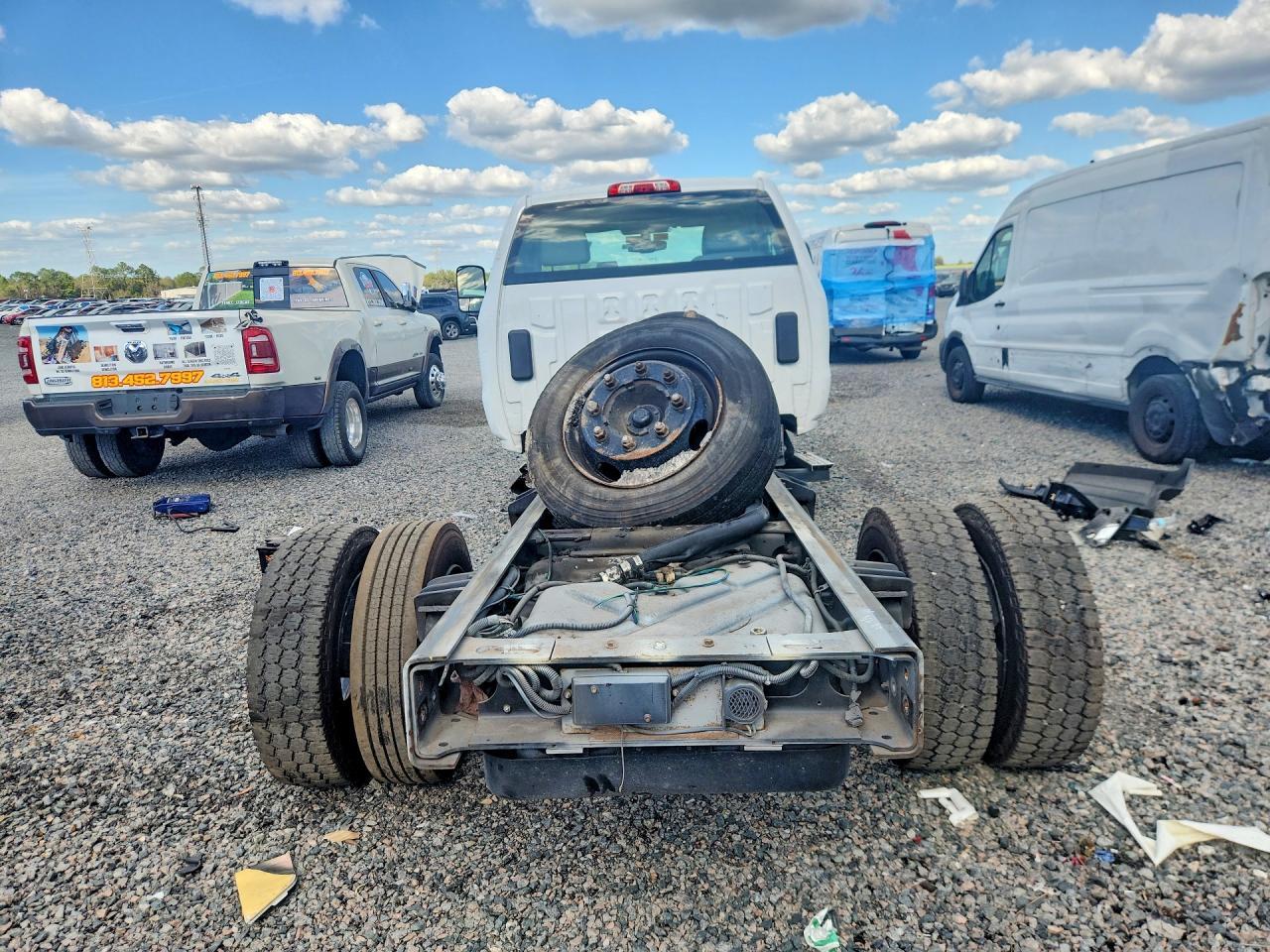 2019 GM GM515 Truck Cab AND Chassis