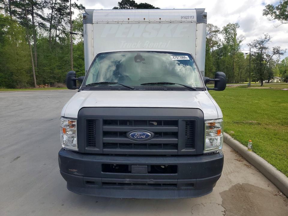 2022 Ford E350 box Truck
