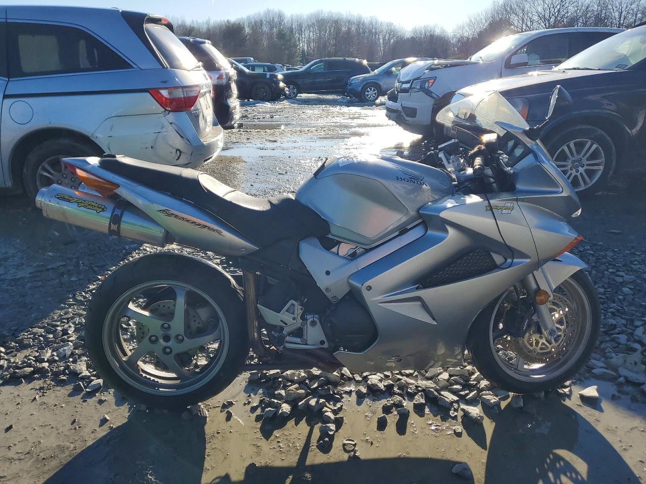 2005 Honda VFR800