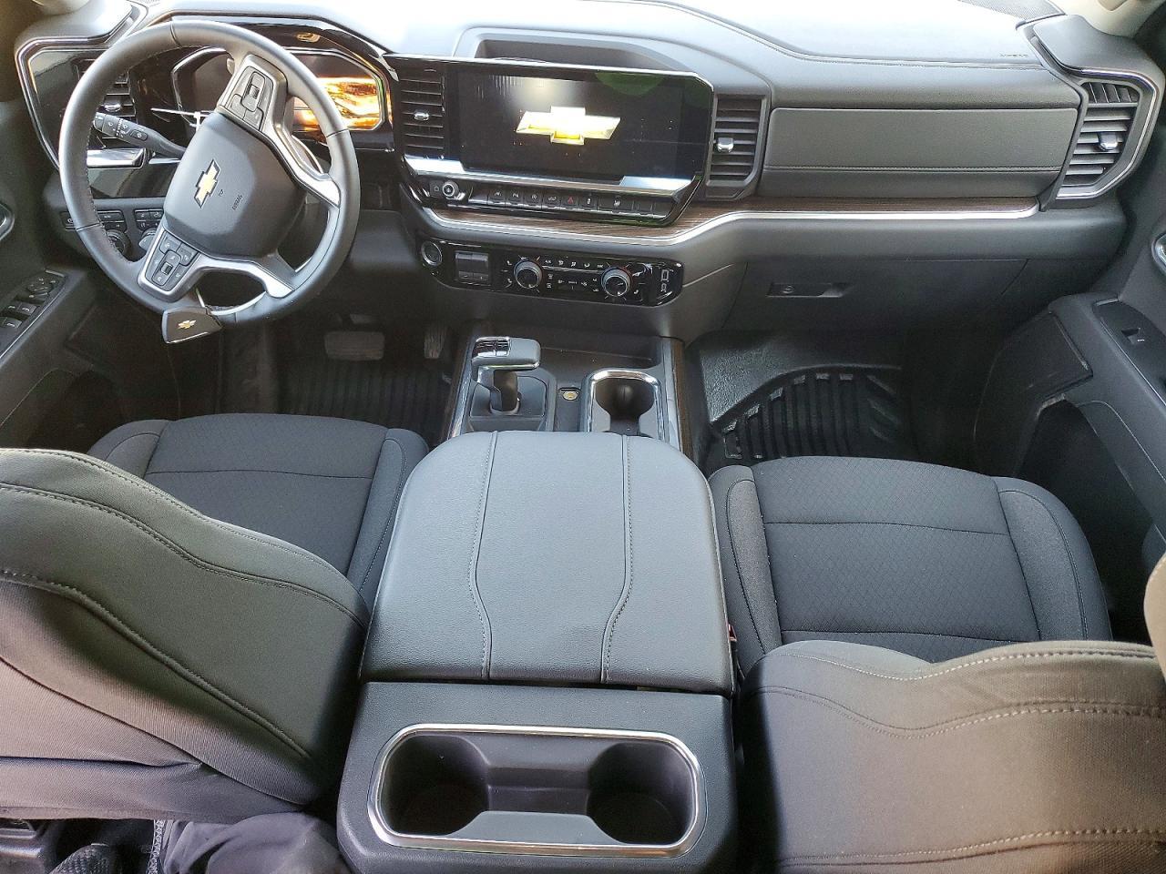 2025 Chevrolet Silverado K1500 LT