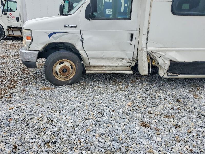 2018 Ford Econoline-Bus