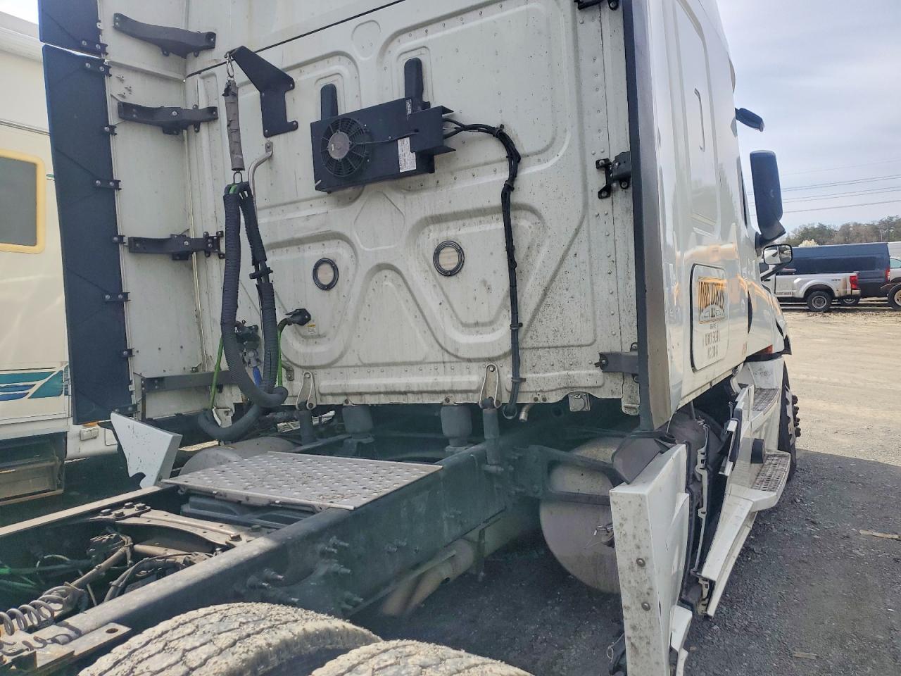 2019 Freightliner Cascadia 126