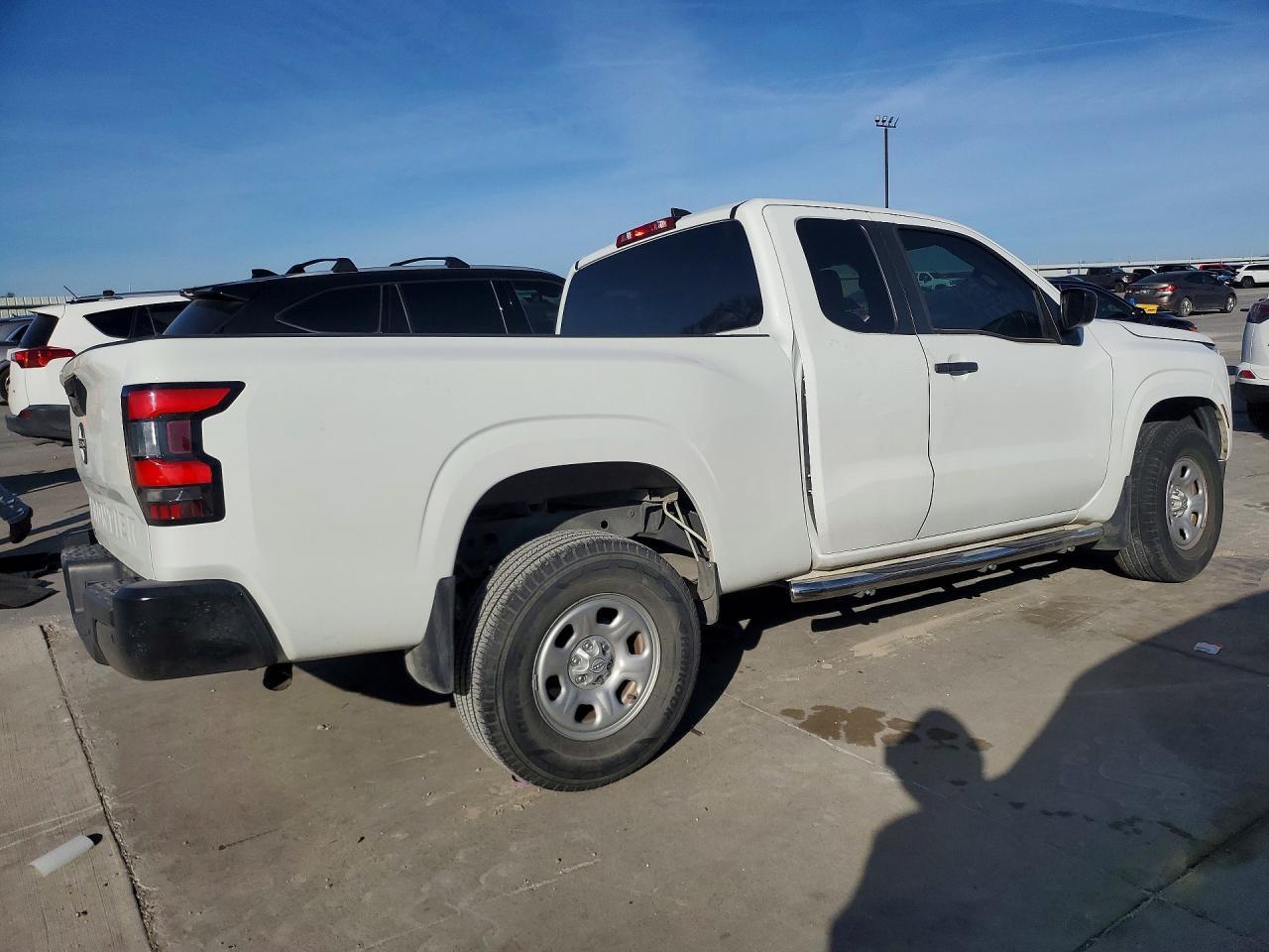 2022 Nissan Frontier S