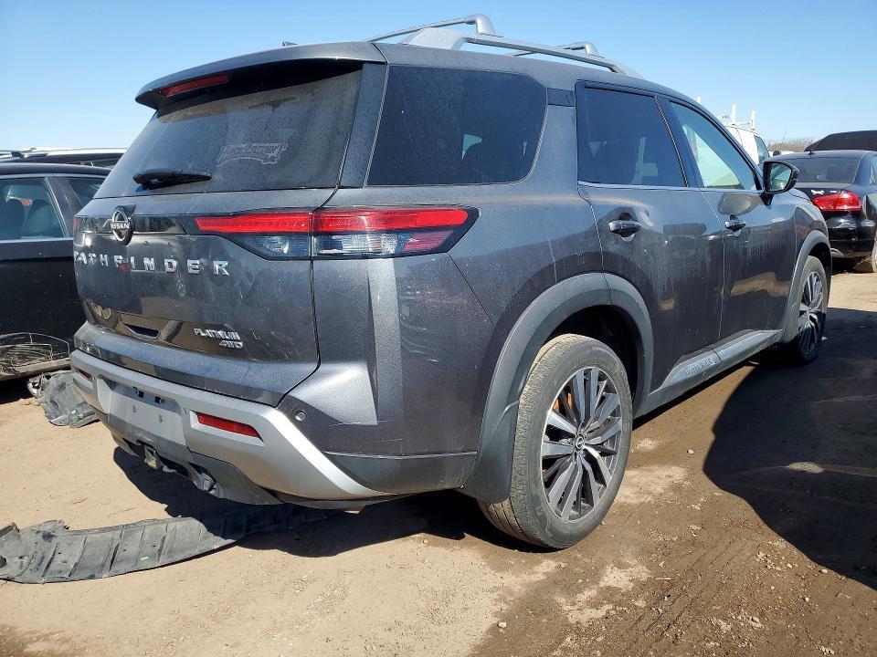 2022 Nissan Pathfinder Platinum