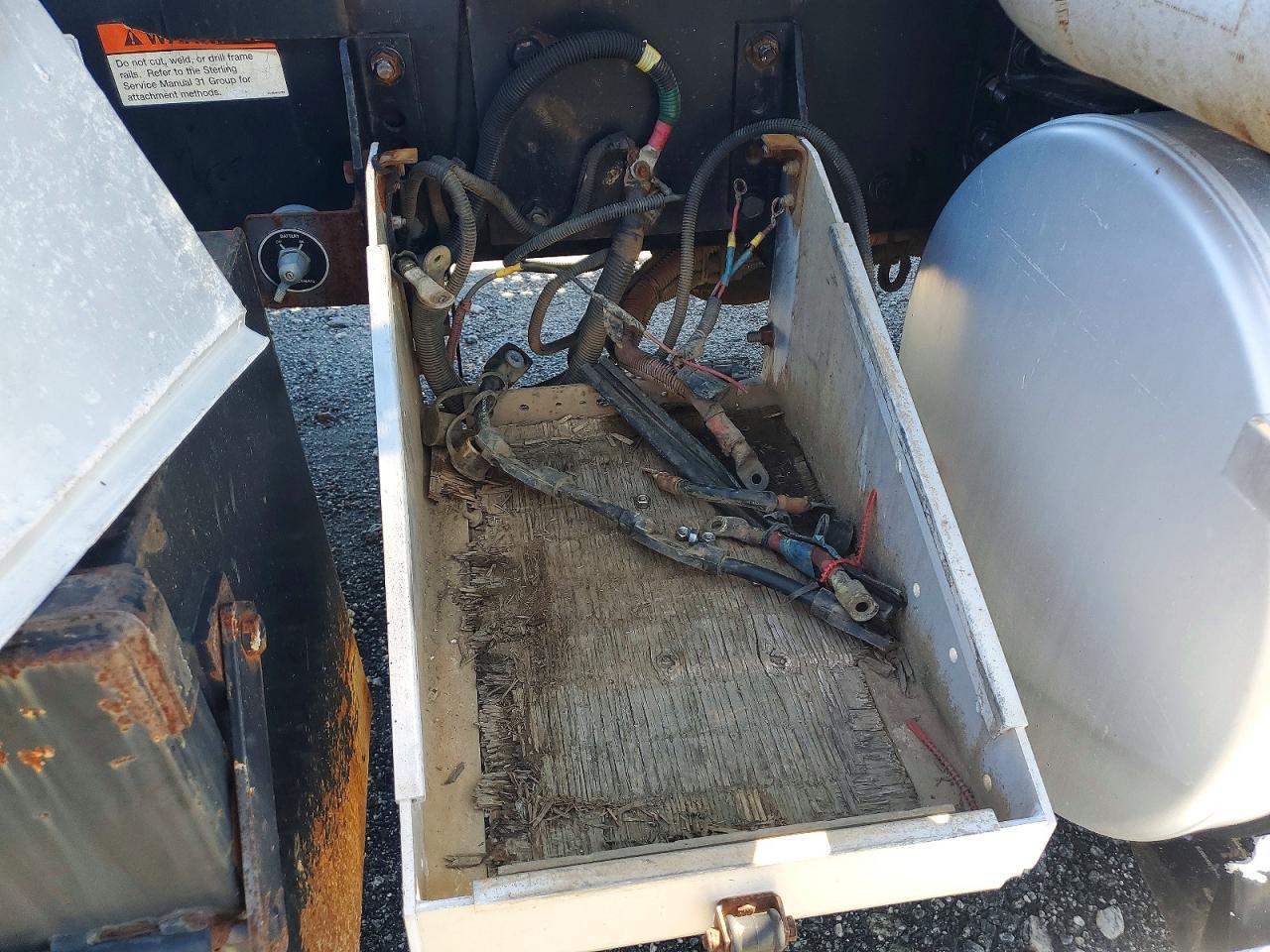 2007 Sterling L9500 ROLL-OFF Container Truck