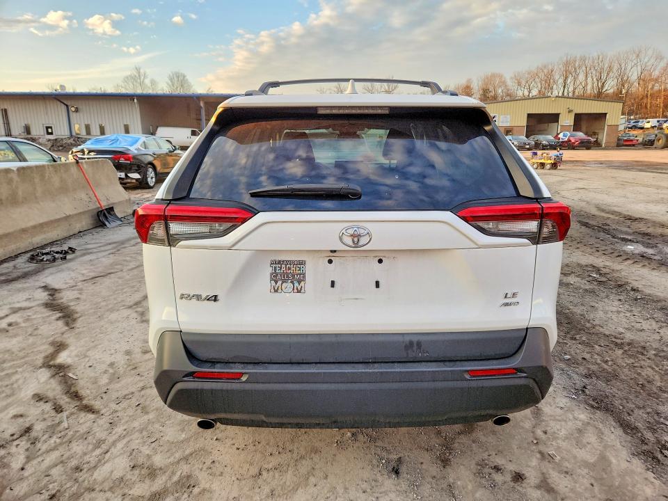 2020 Toyota Rav4 le