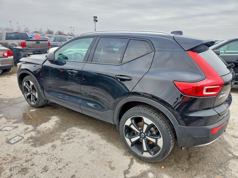 2020 Volvo Xc40 T5 Momentum
