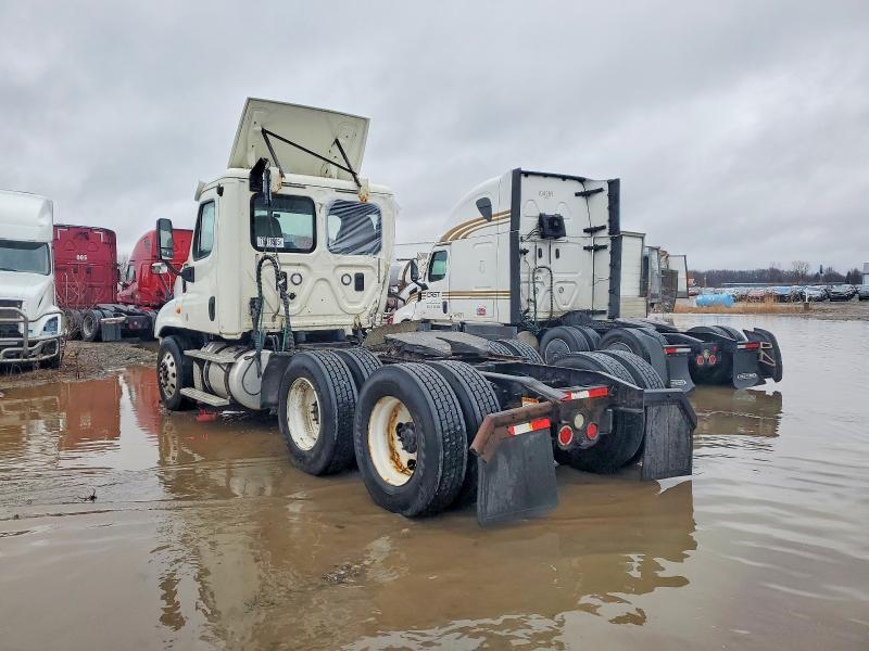 2016 Freigliner 2016 Freightliner Cascadia 125 Semi Truck