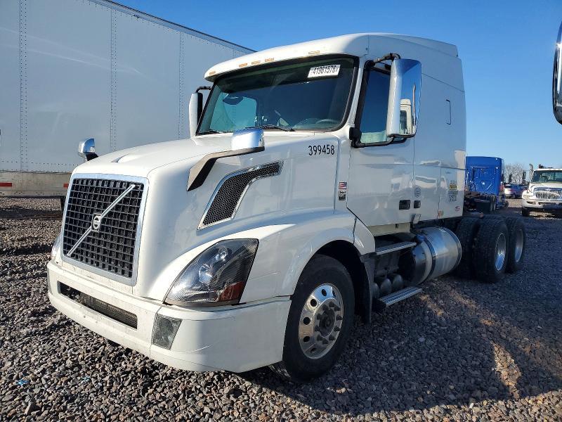 2016 Volvo VNL Semi Truck
