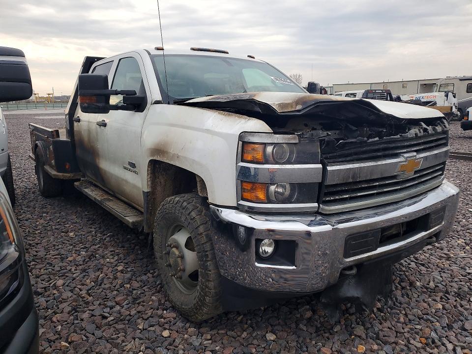 2015 Chev Rolet Silverado 3500 Flatbed Truck