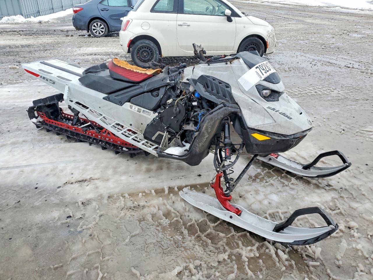 2023 Skidoo Summit X 850 E-TEC