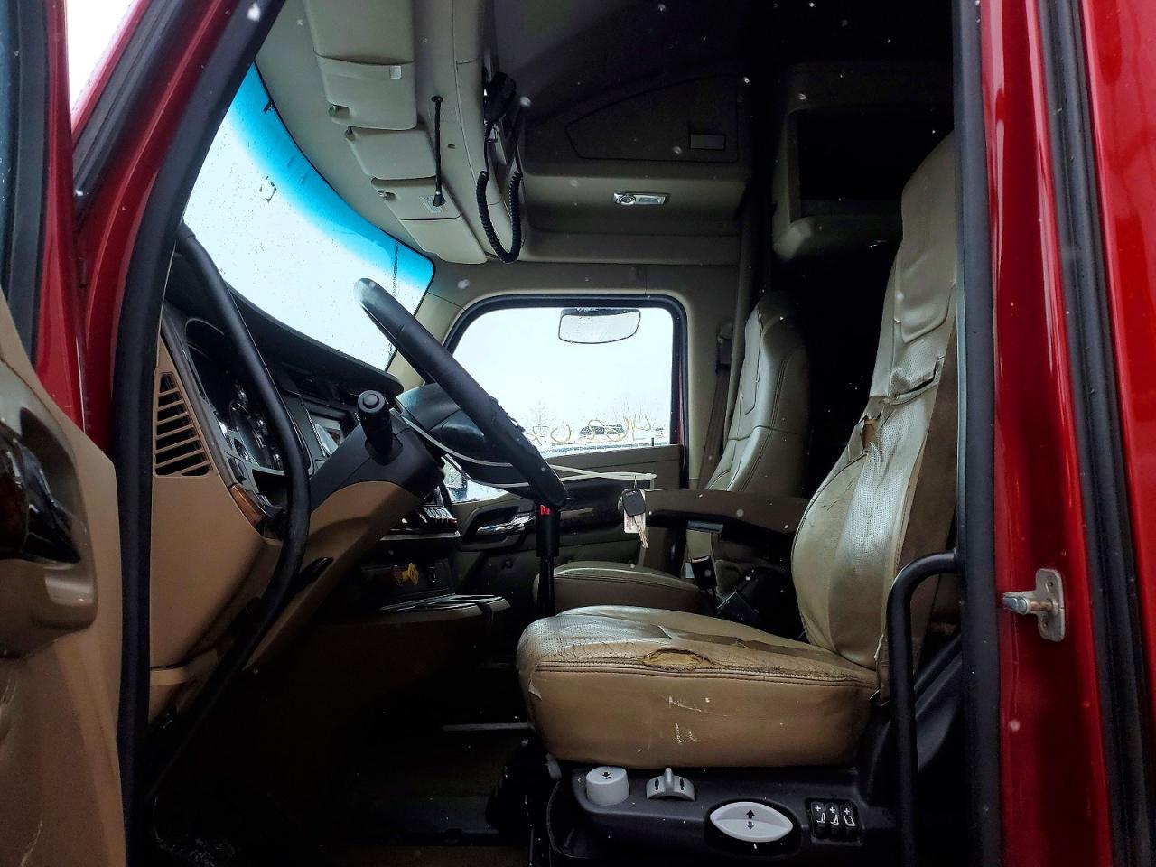 2016 Kenworth T680 Semi Truck
