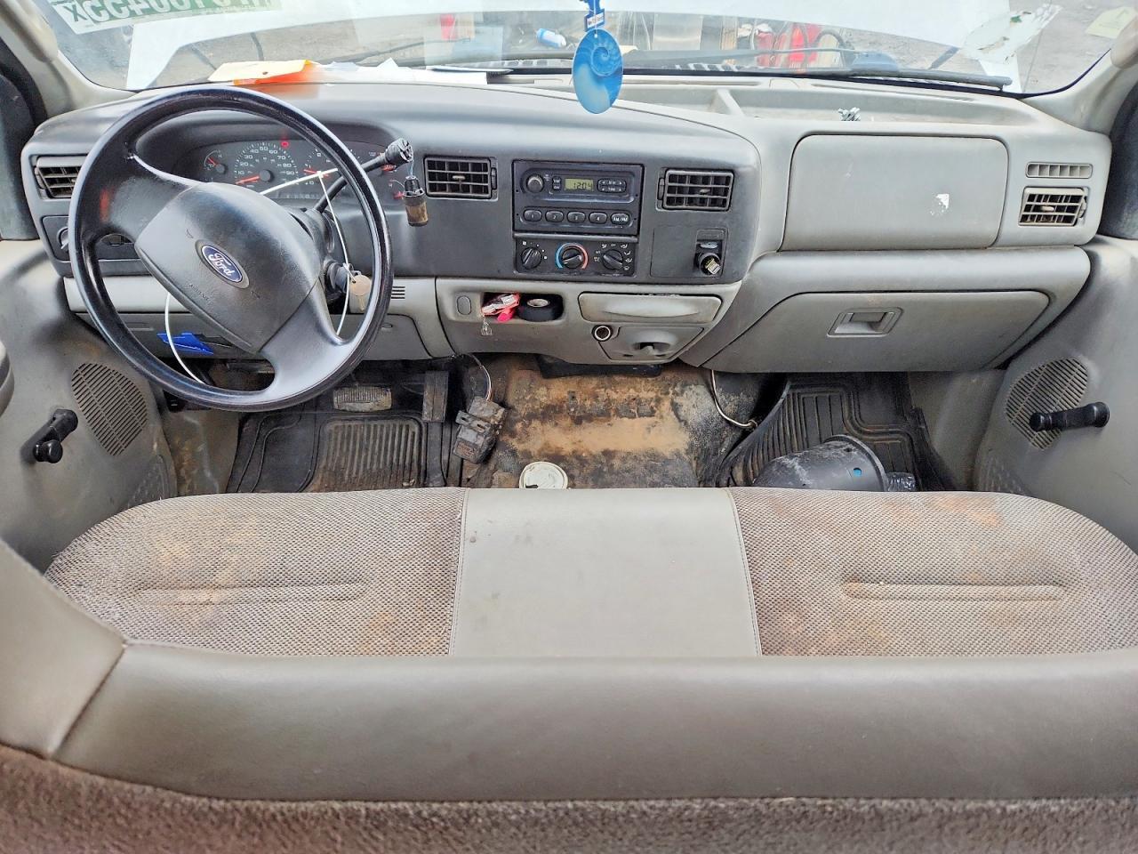 2004 Ford F450 Super Duty Flatbed Truck