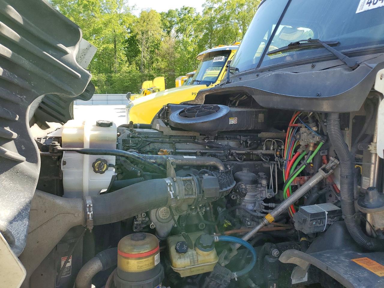 2016 Freigliner 2016 Freightliner Cascadia 125 Semi Truck