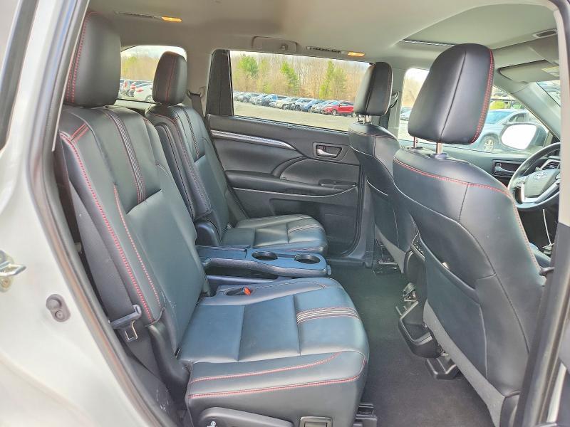2019 Toyota Highlander se