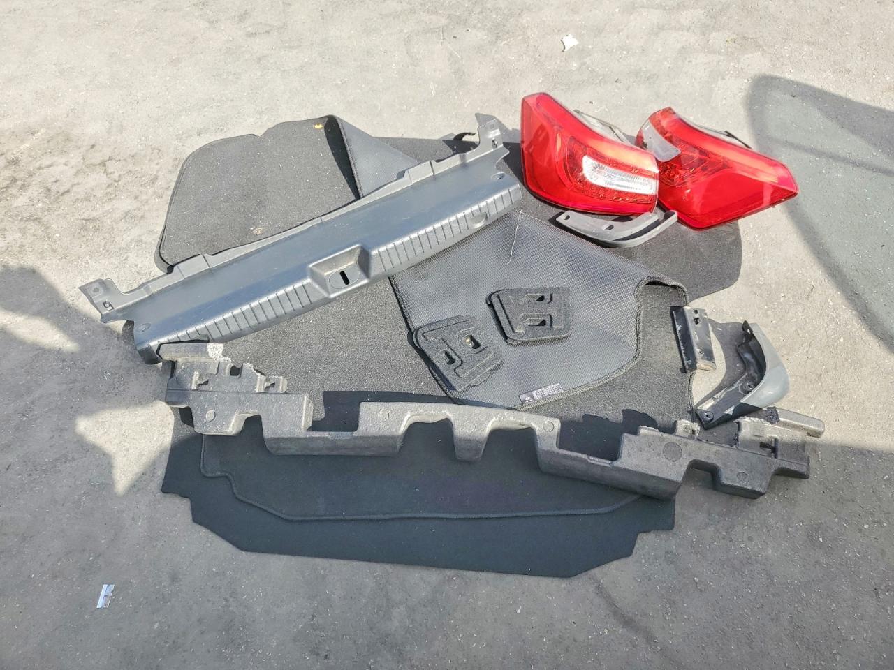 2014 KIA Cadenza Premium