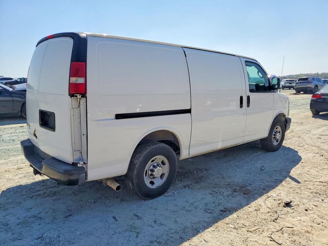 2015 Chev Express G2500 lt