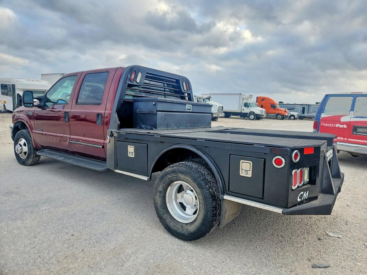 2000 Ford F350 Flatbed Truck