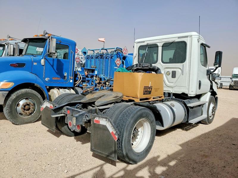 2016 Freightliner Cascadia 113 Semi Truck
