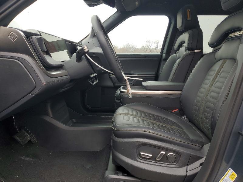 2025 Rivian R1S Adventure