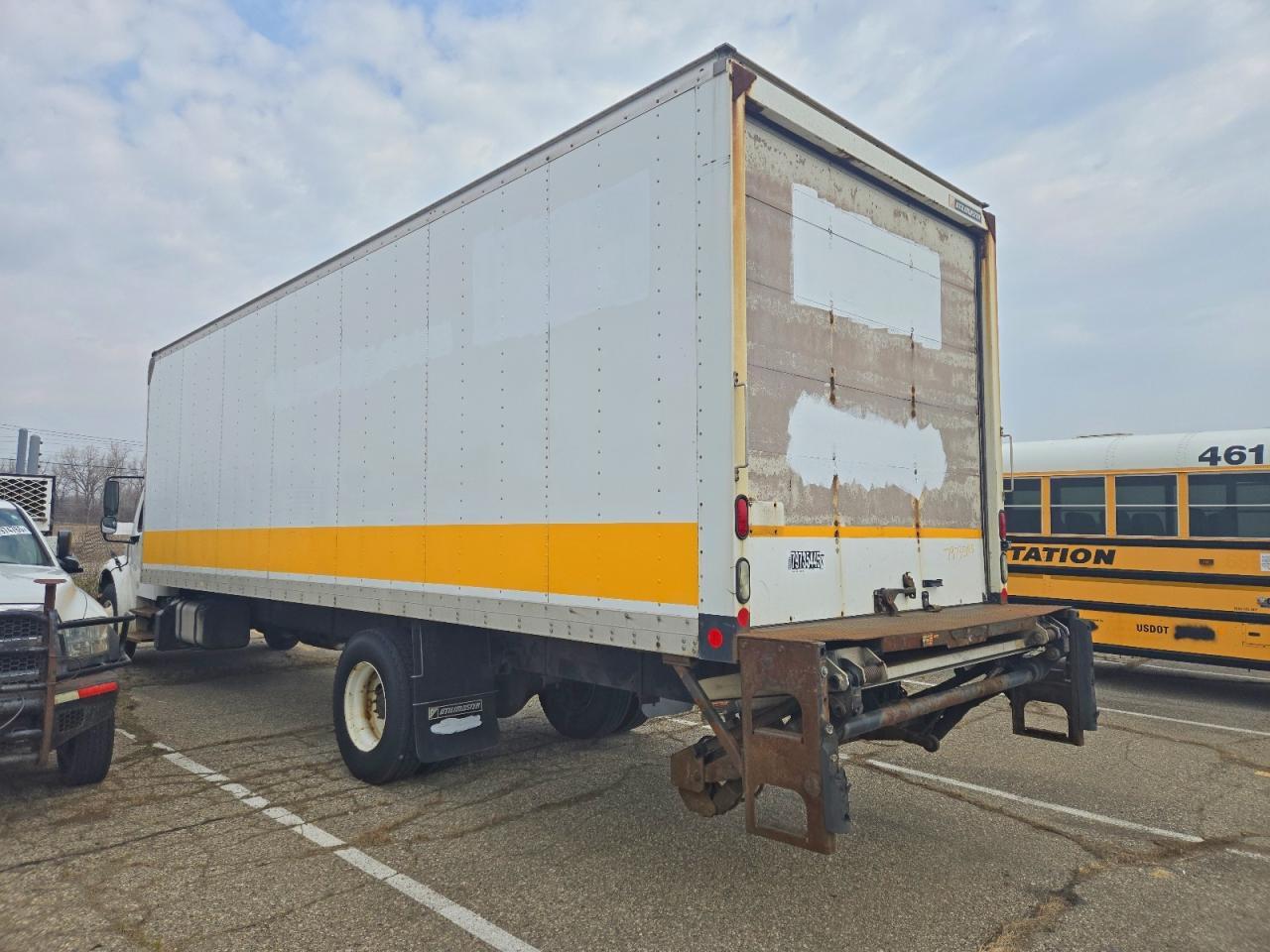 2015 Freightliner Business Class M2 BOX Truck
