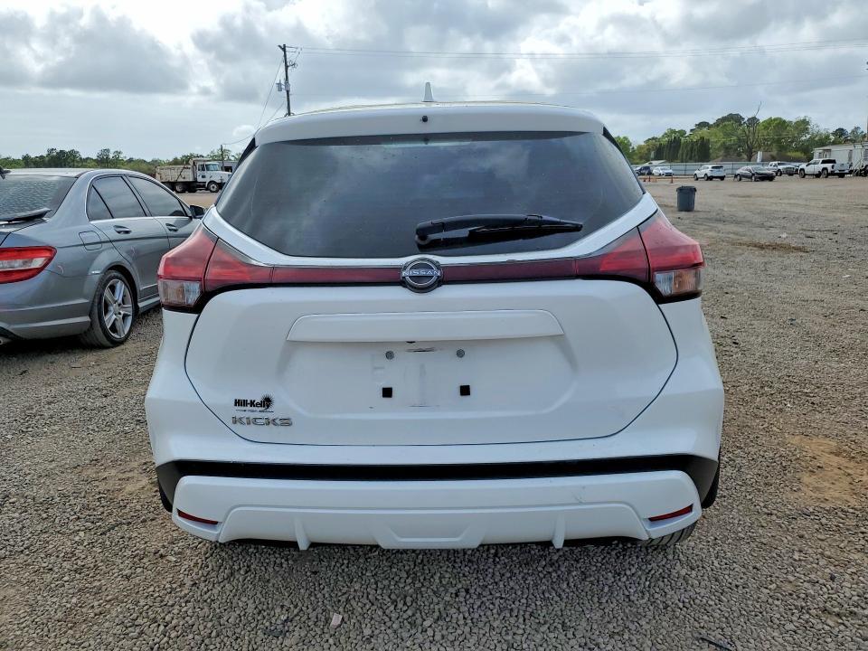 2024 Nissan Kicks s
