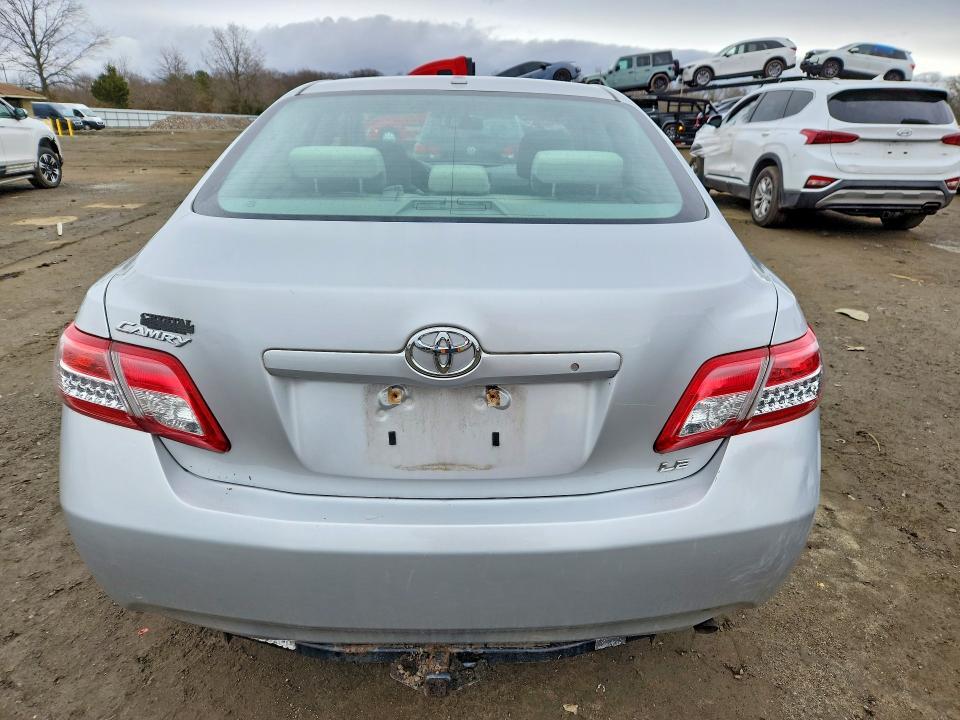2010 Toyota Camry le