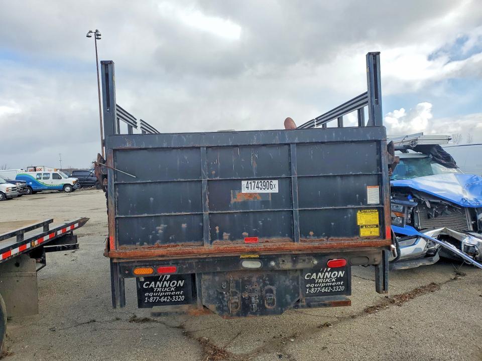 2017 Ford F650 Super Duty Flatbed Truck