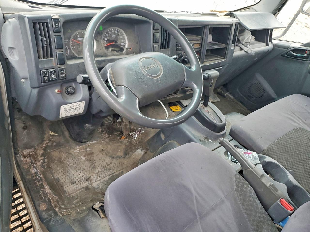 2012 Isuzu NPR HD BOX Truck