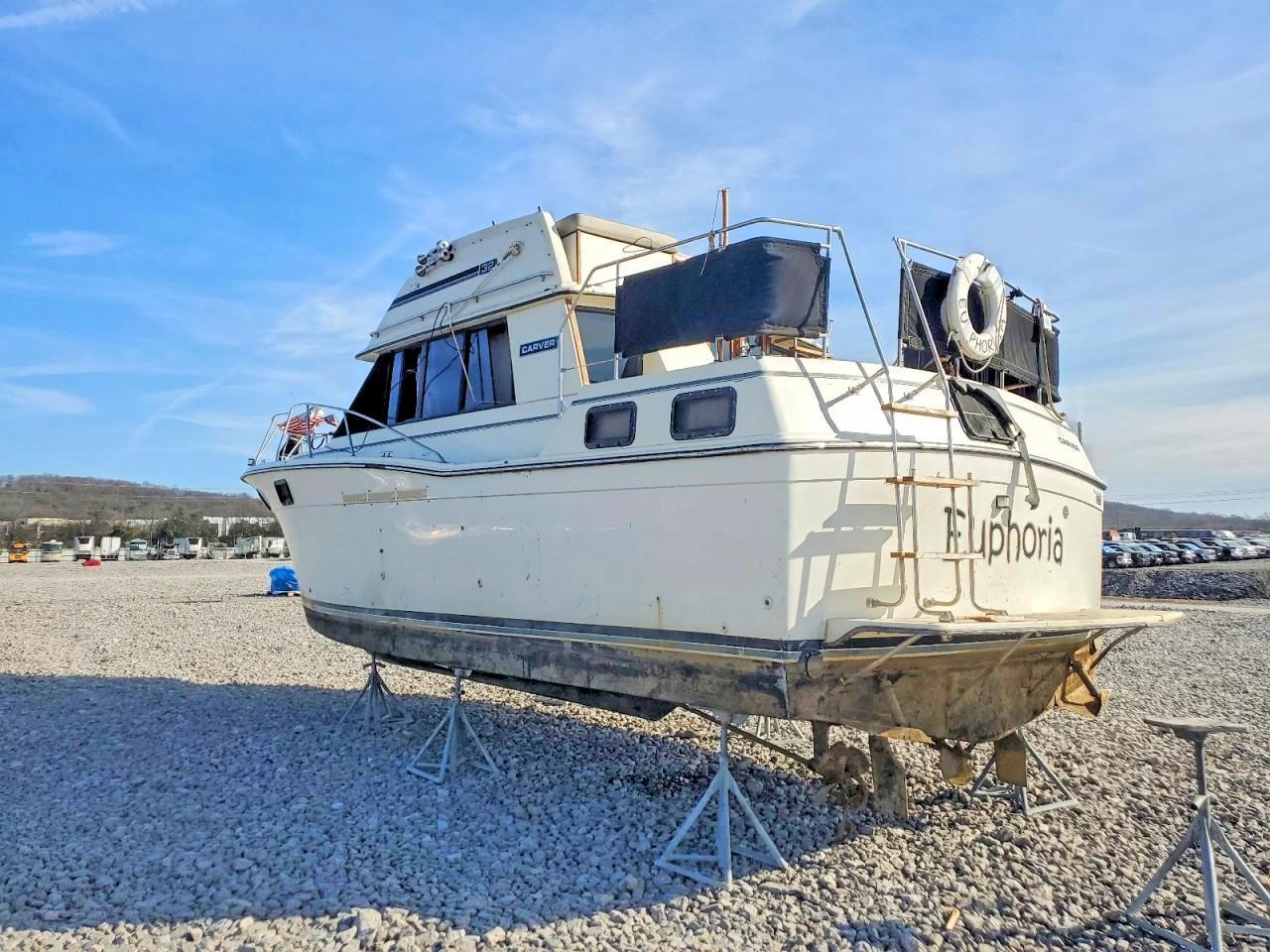 1997 Classic 1997 Carver Yachts Boat