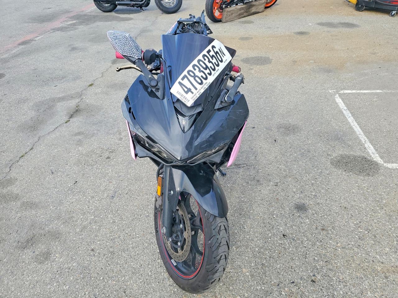 2015 Yama YZFR3