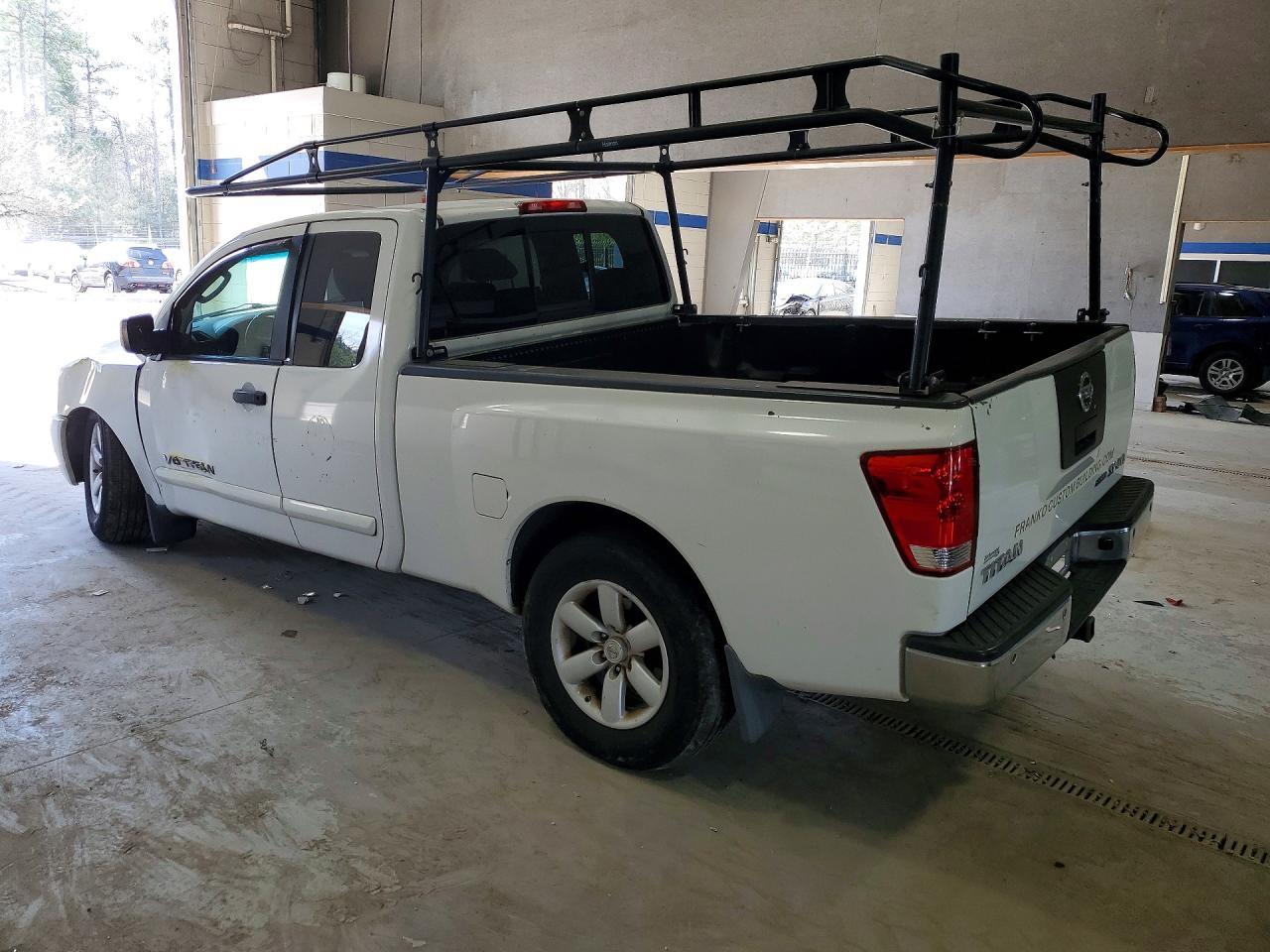 2011 Nissan Titan SV