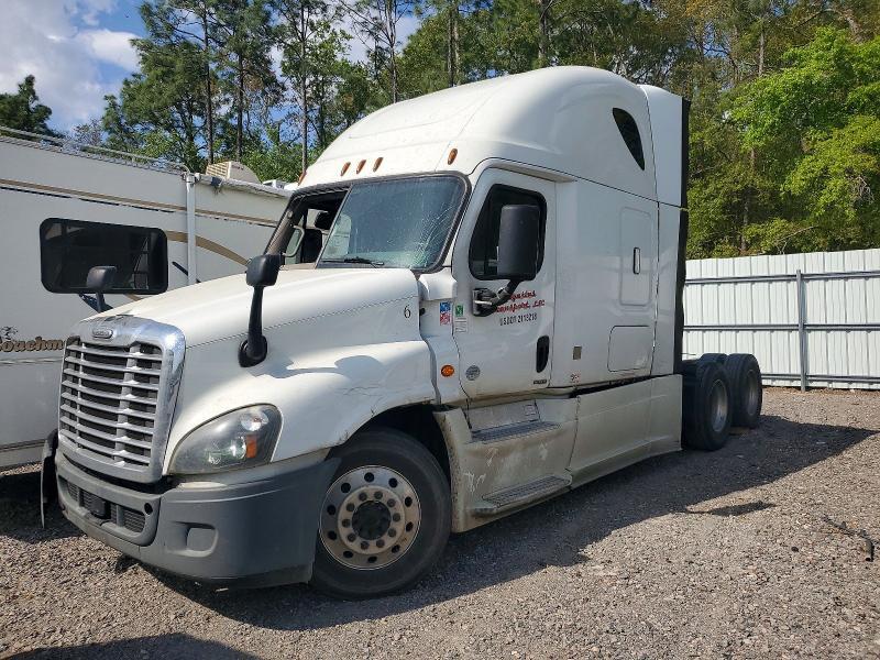 2016 Freightliner Cascadia 125 Semi Truck