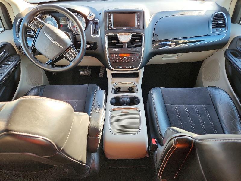 2014 Chrysler Town & Country Touring l