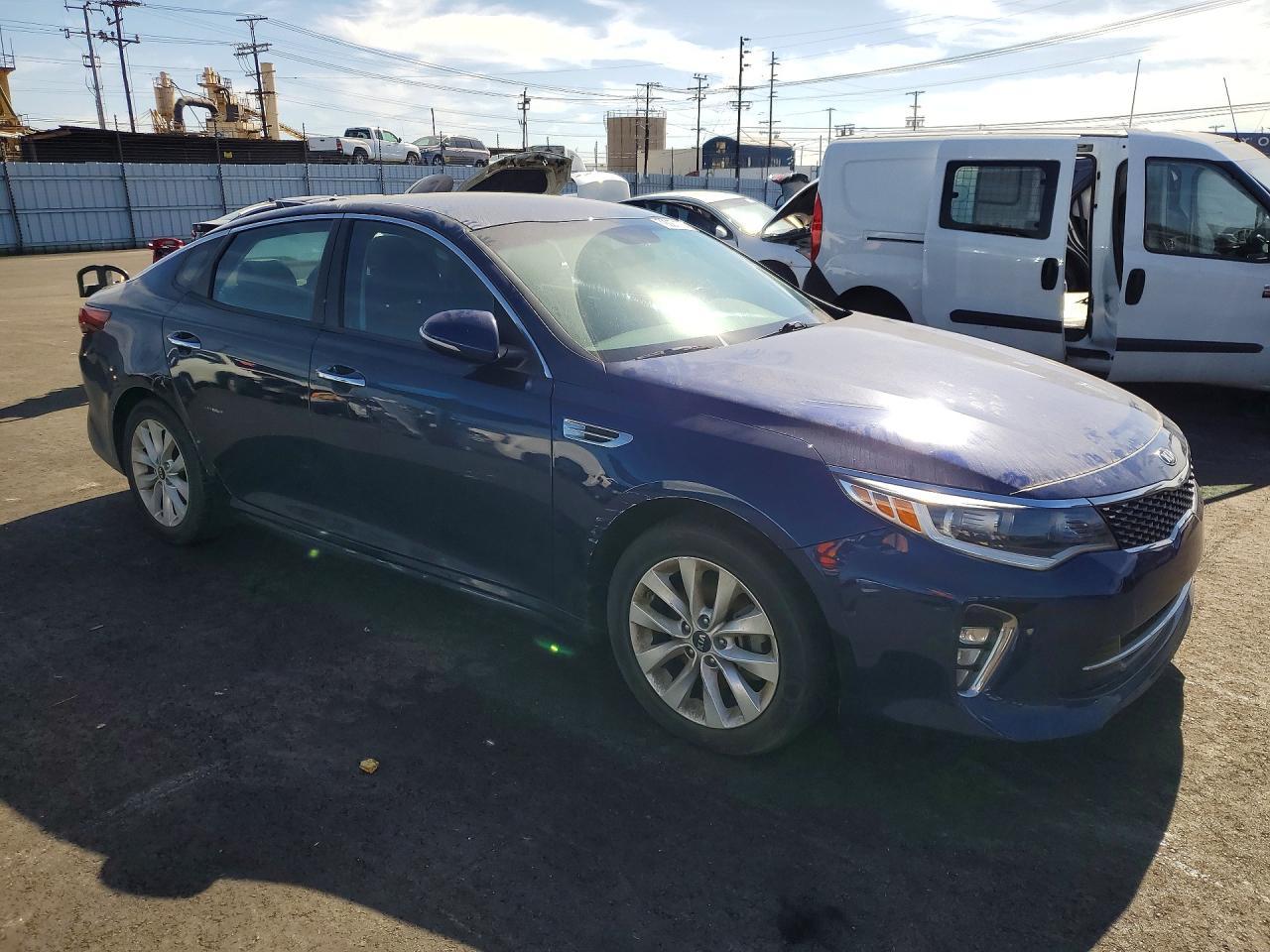 2018 KIA Optima s