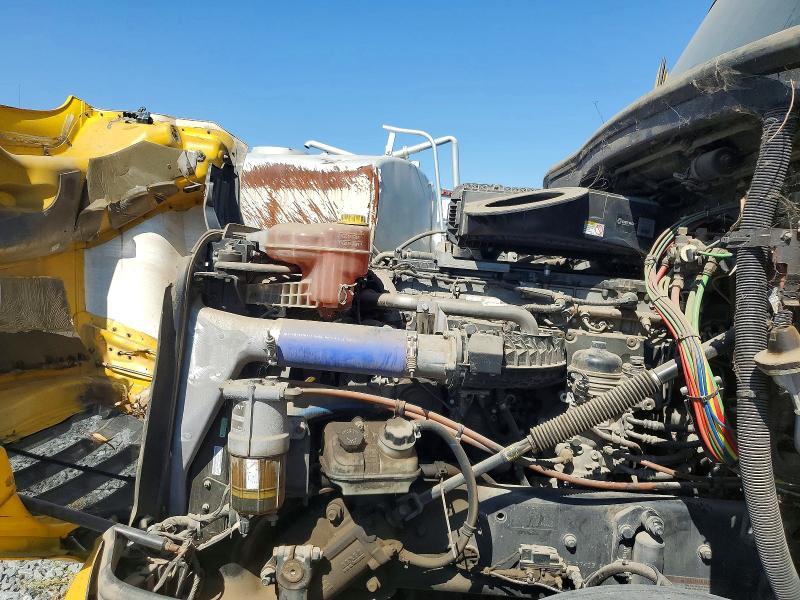 2019 Freigliner 2019 Freightliner Cascadia 126 Semi Truck