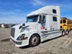 2003 Volvo VNL Semi Truck