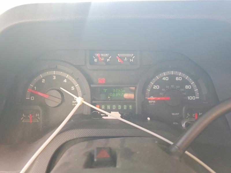 2015 Ford Econoline E450 Super Duty Cutaway Van