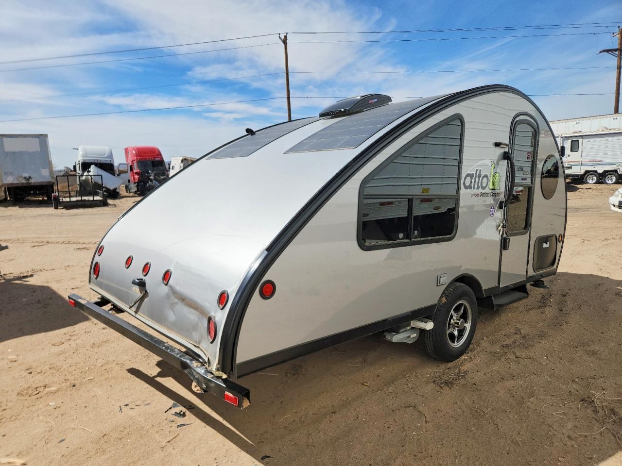 2022 Safari Condo Alto Camper