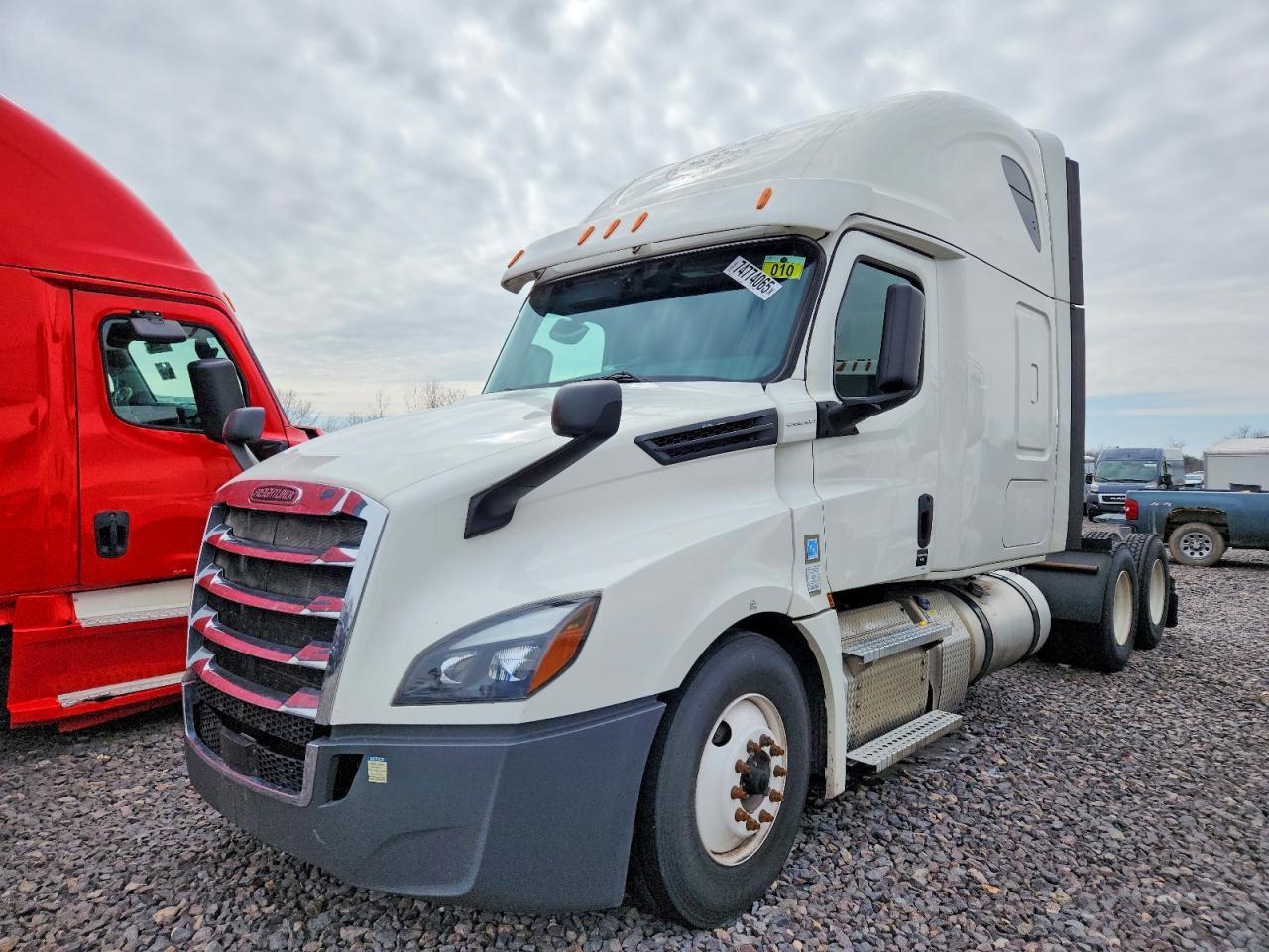 2020 Freightliner Cascadia 126 Semi Truck