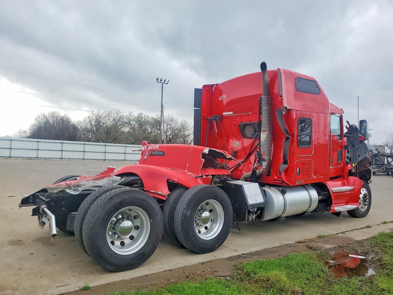2012 Kenworth T660 Semi Truck