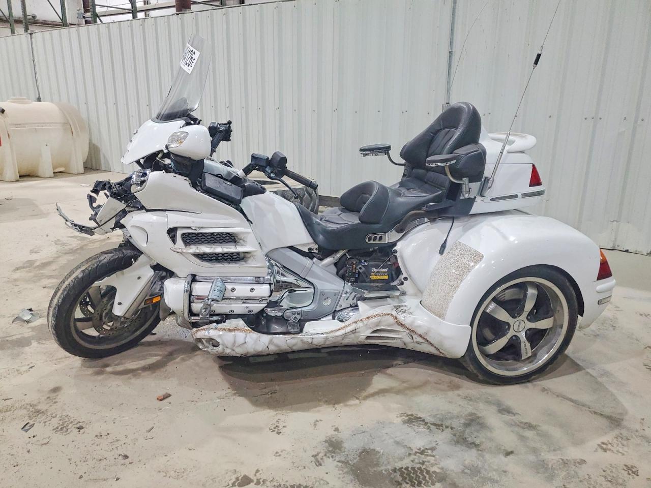 2005 Honda GL1800
