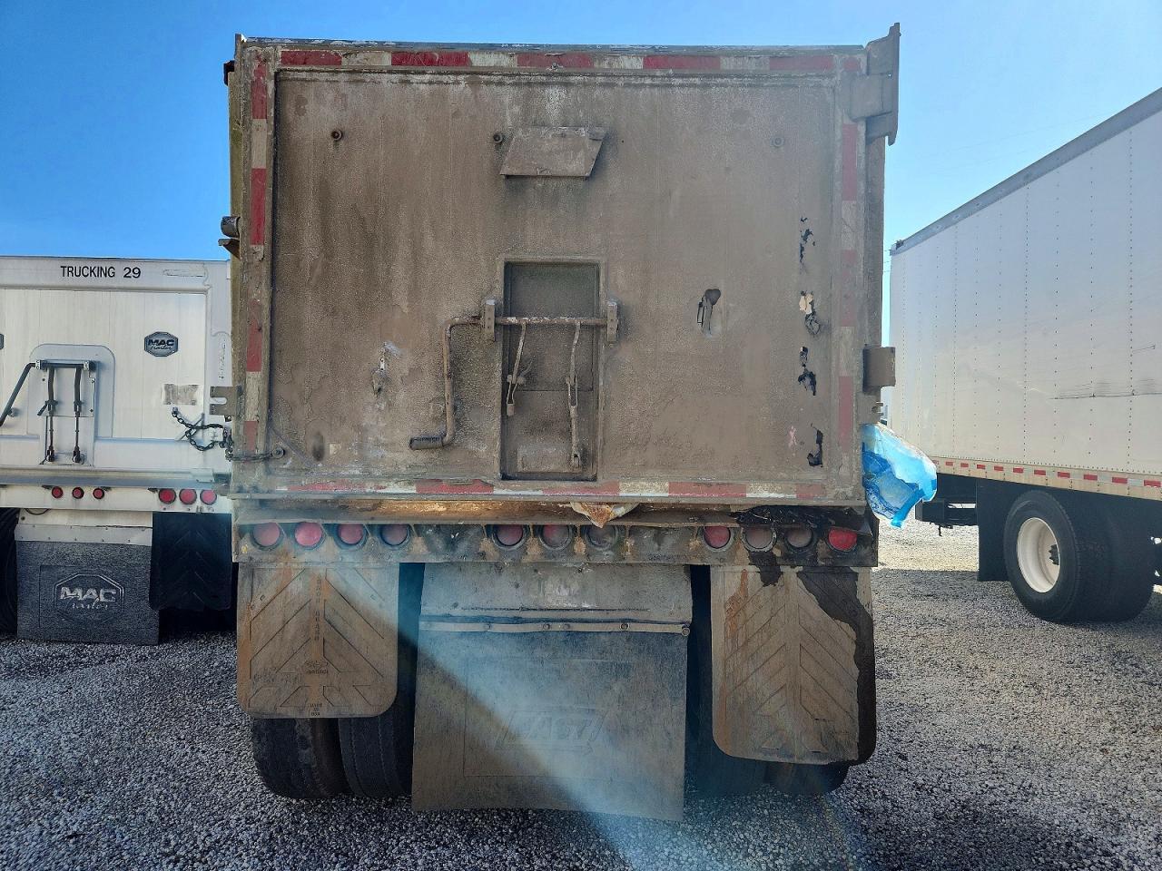 2009 East Manufacturing 2008 East END Dump Trailer
