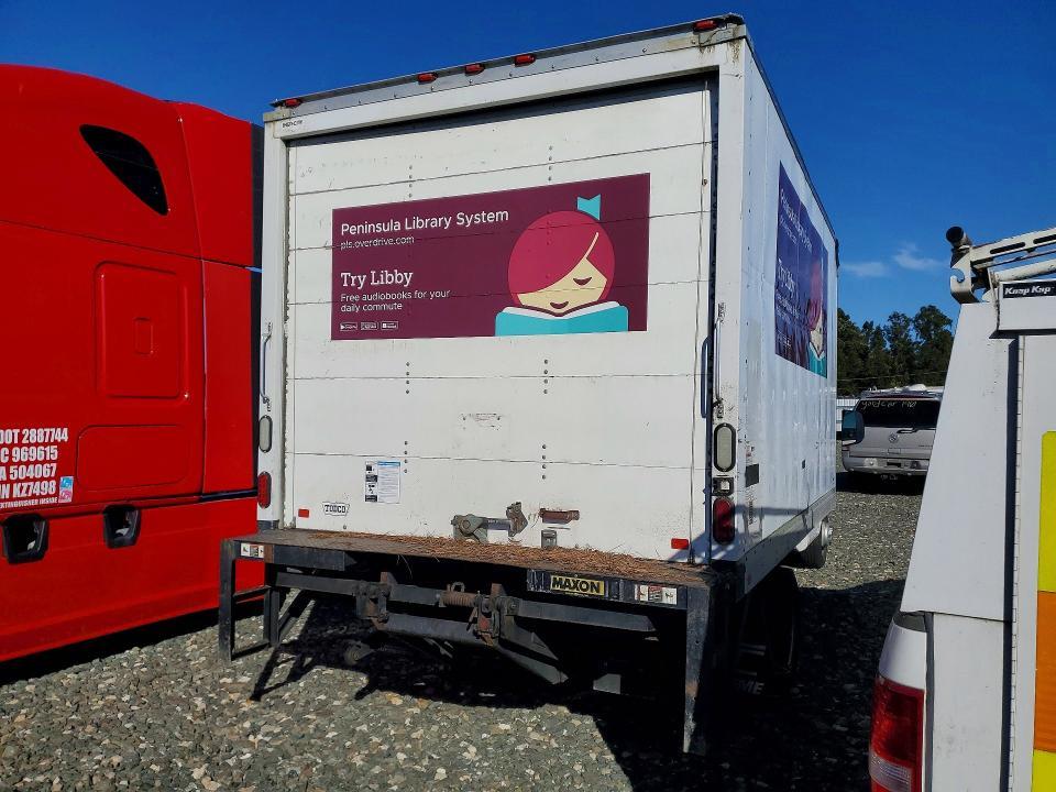 2014 GMC Savana box Truck