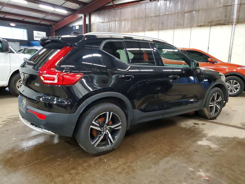 2023 Volvo Xc40 Core